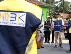 Gubernur RMD Tinjau Jalan Menuju Way Rarem, Bedah Rumah, dan Penguatan Keluarga Penerima Manfaat di Lampung Utara